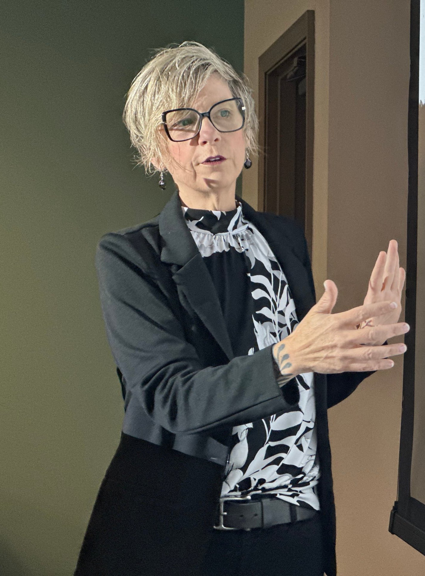 Sharon Woodill speaking to an audience